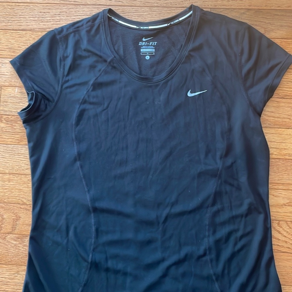 Women’s Large Black SS Nike Dri-Fit Running Shirt